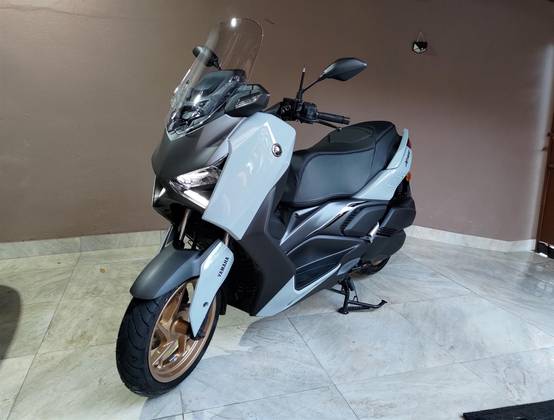 YAMAHA XMAX 300 CONNECTED ABS 